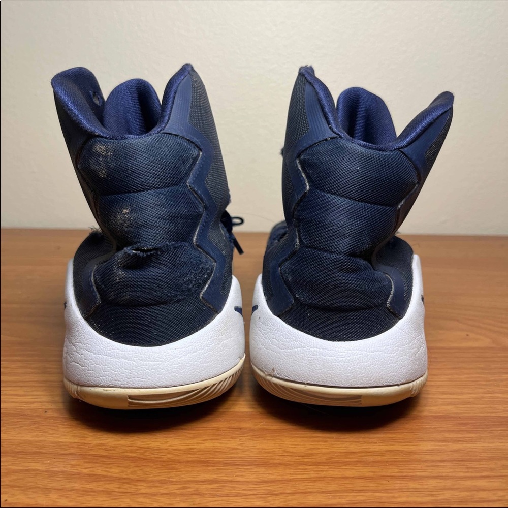 Nike Hyperdunk 2016 - Picture 5 of 9